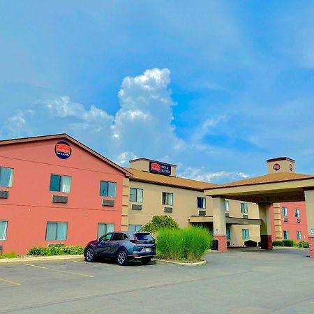 FairBridge Inn&Suites Batavia-Darien Amusement Park Exterior foto