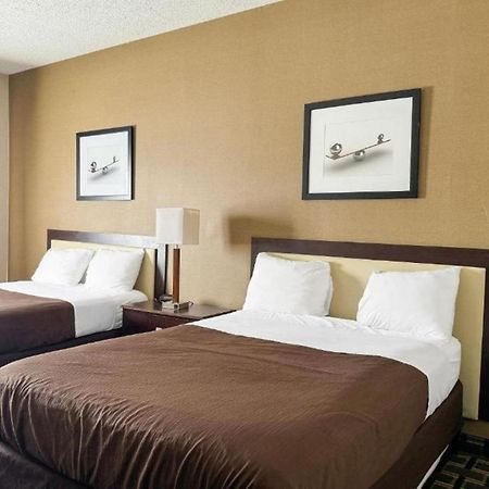 FairBridge Inn&Suites Batavia-Darien Amusement Park Exterior foto