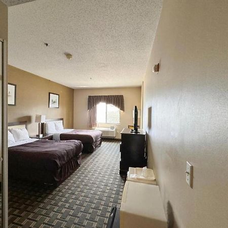 FairBridge Inn&Suites Batavia-Darien Amusement Park Exterior foto